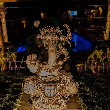 ॐ Rosa Astral ॐ Hotel Praia do Rosa Bagian luar foto